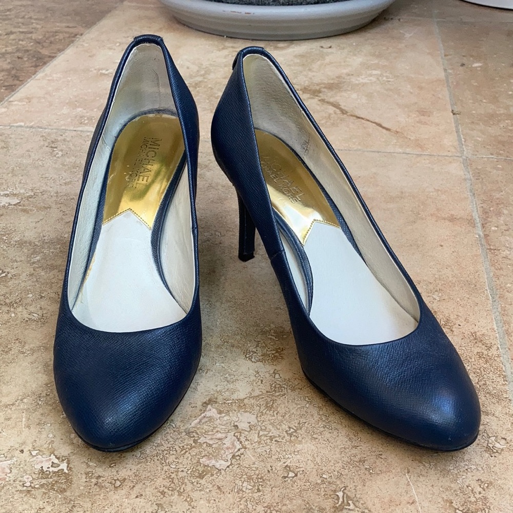 MICHAEL KORS blue saffiano leather heels